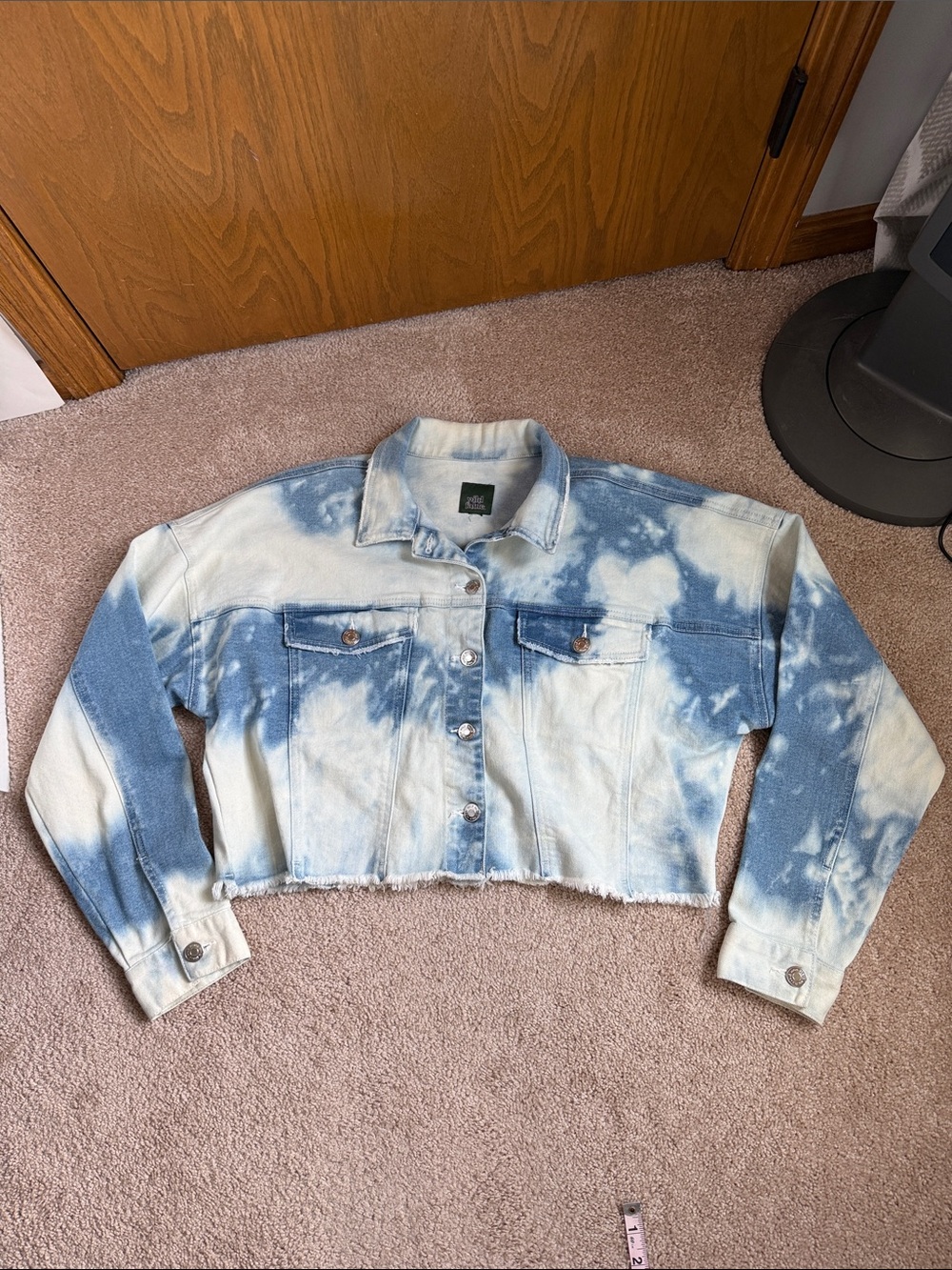 Wild Fable Bleached Tie-Dye Cropped
Denim Jacket.  See Measurements fits M/L